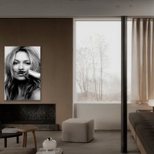 Obraz na płótnie - Kate Moss z wąsem portret, czarno białe zdjęcie, portret modelki, sławna modelka, ikona mody