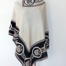 DZIANINOWE PONCHO