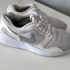 Nike r. 38 buty sportowe do biegania na siłownię trening szare białe beżowe