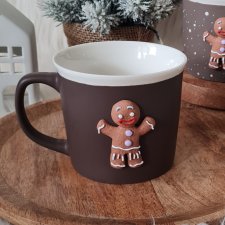 świąteczny kubek z panem ciastkiem brązowy hot chocolate