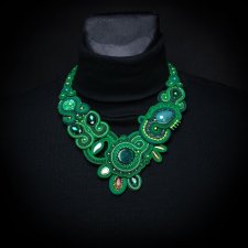 Isobelle- zielony duży naszyjnik soutache