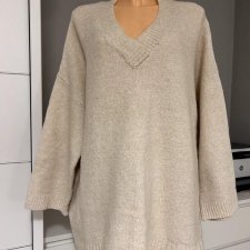 Sweter oversize M 38 beżowy dekolt v old money pull&bear szeroki