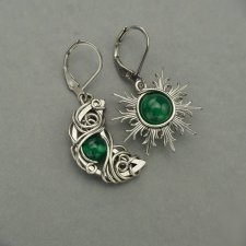 Asymetryczne kolczyki słońce i księżyc zielony onyks, stal chirurgiczna, wire wrapping