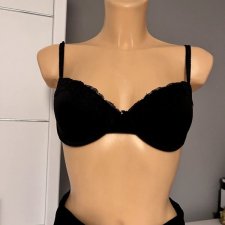 Biustonosz stanik Hunkemöller 80B czarny z koronką