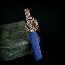 Wisiorek wire wrapping z lapis lazuli