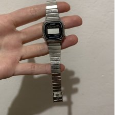 Zegarek Casio retro damski srebrny sportowy metalowy