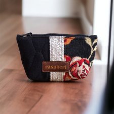 Mini czarna kosmetyczka w kwiaty patchwork