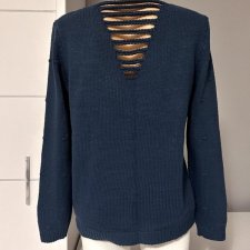 Sweter granatowy r M 38. na plecach ozdobny dekolt v wełna 35 %