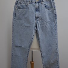 nowe boyfriend jeansy Dad Jean Cotton:on EUR 40.