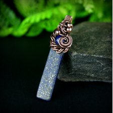 Wisiorek wire wrapping z lapis lazuli