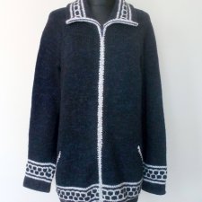 SWETER HANDMADE