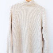 exclusive alpaca wool sweater Closed