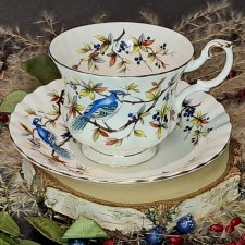 Angielska porcelana Royal Albert seria Woodland wzór Blue Jay